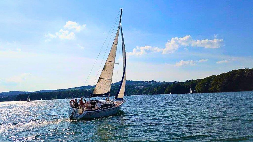 Czarter Jachtów Solina - pod Żaglami